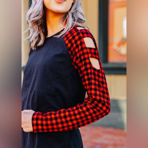 Women’s “CHECKED ALL THE BOXES TOP” Black & Red Checkered Long Sleeve Tee Size L - Picture 3 of 17